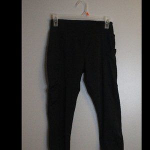 Black athletic leggings